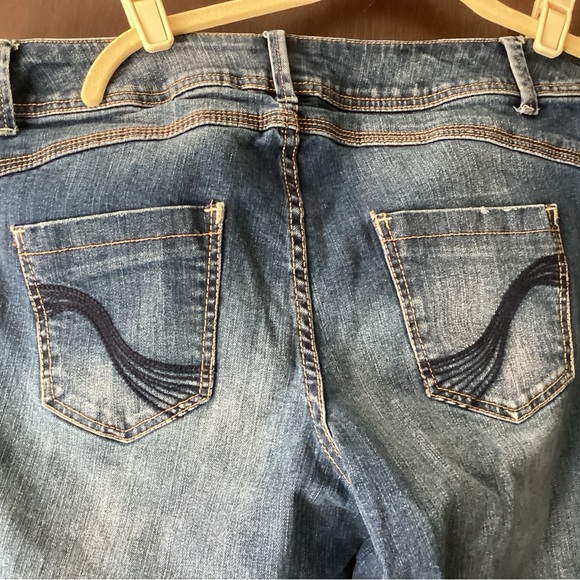 Blue Denim Jeans - Picture 3 of 4
